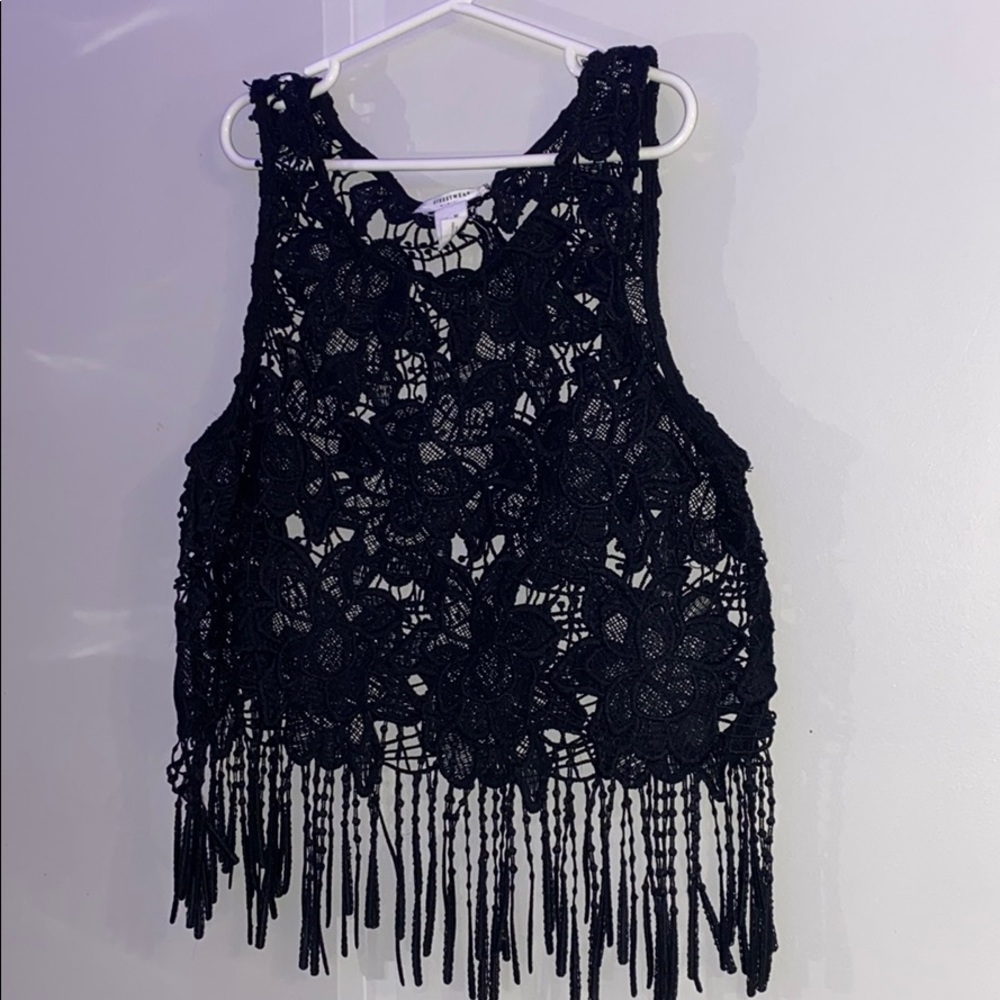 •Fringe see-through tank top•Medium•